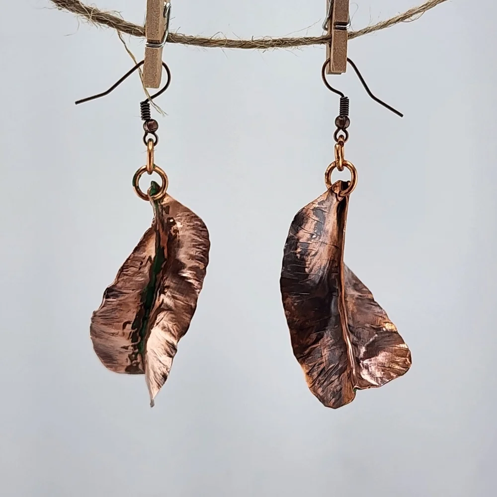 COPPER HAMMERED LEAVES & GREEN PATINA DANGLING EARRINGS